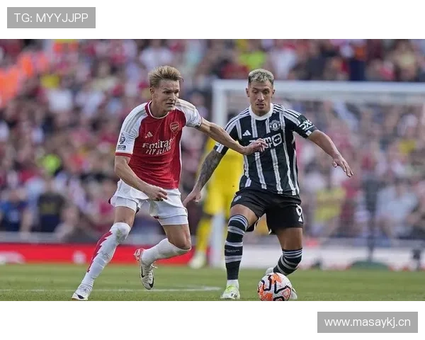 厄德高 vs 克罗斯：传控风格与节奏掌控差异解析